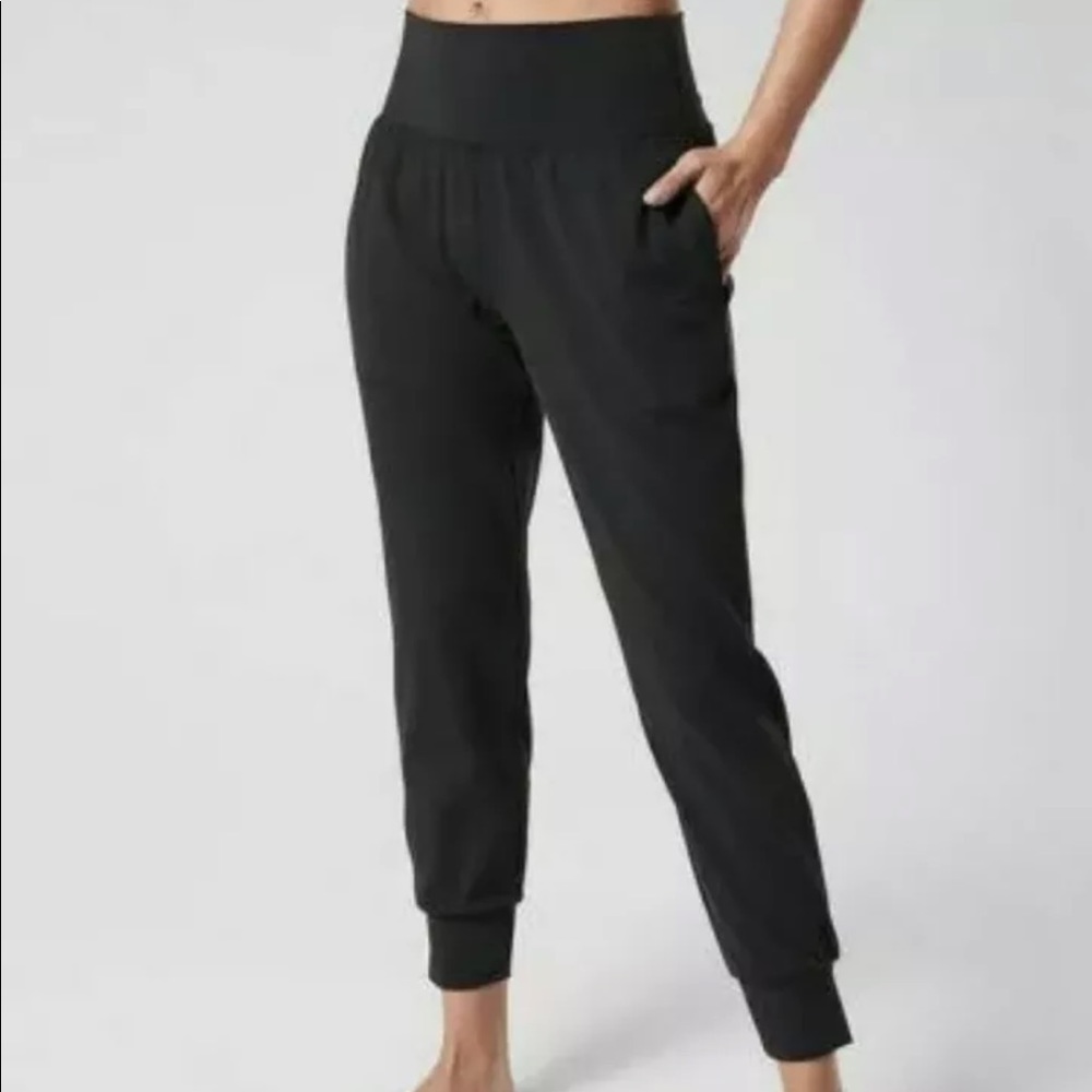 Athleta Salutation Cruise Jogger NWT XSP - Black